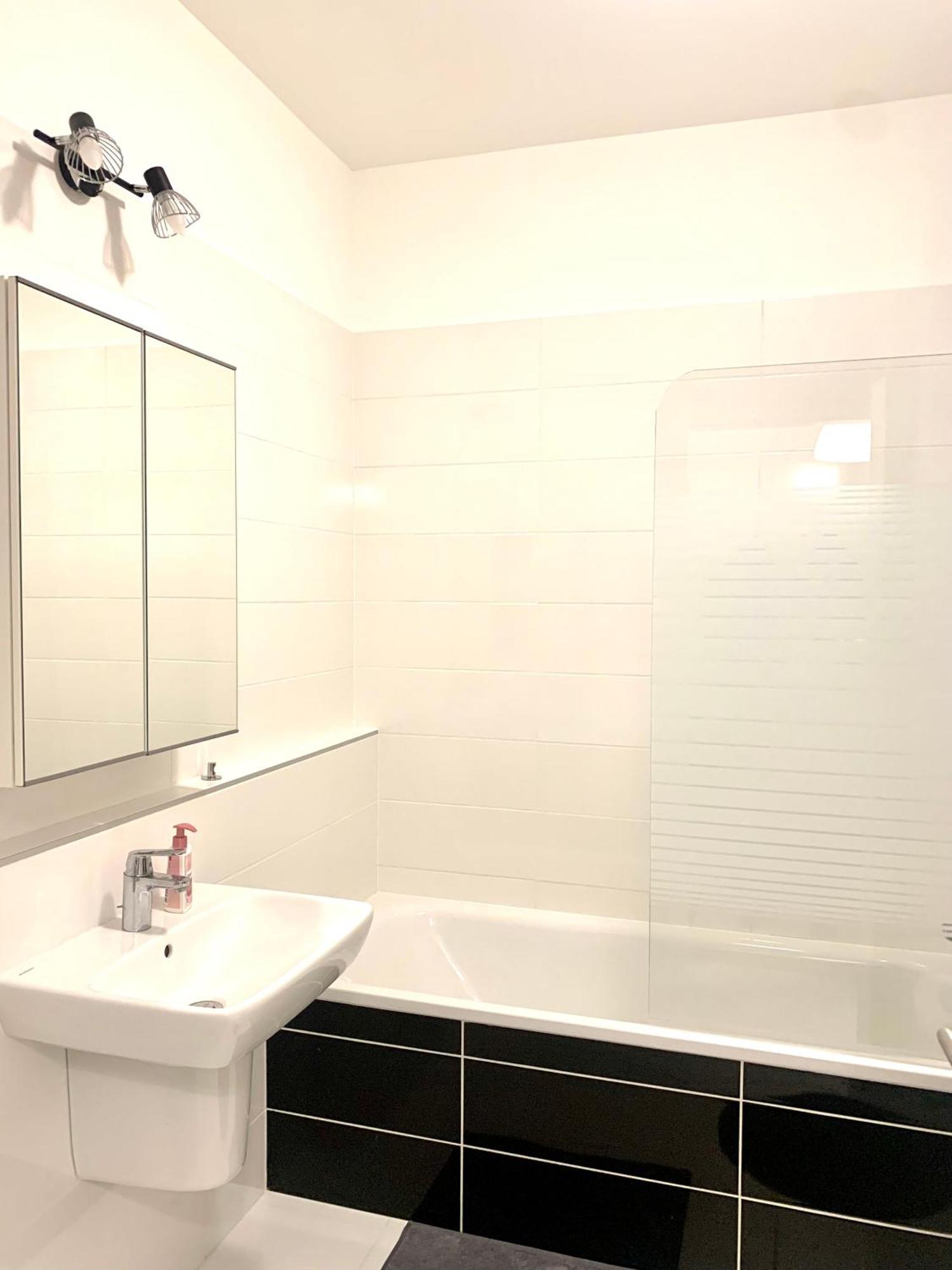 Westside Residence Apartment - Modern & Peaceful - Free Garage! Budapesta Exterior foto